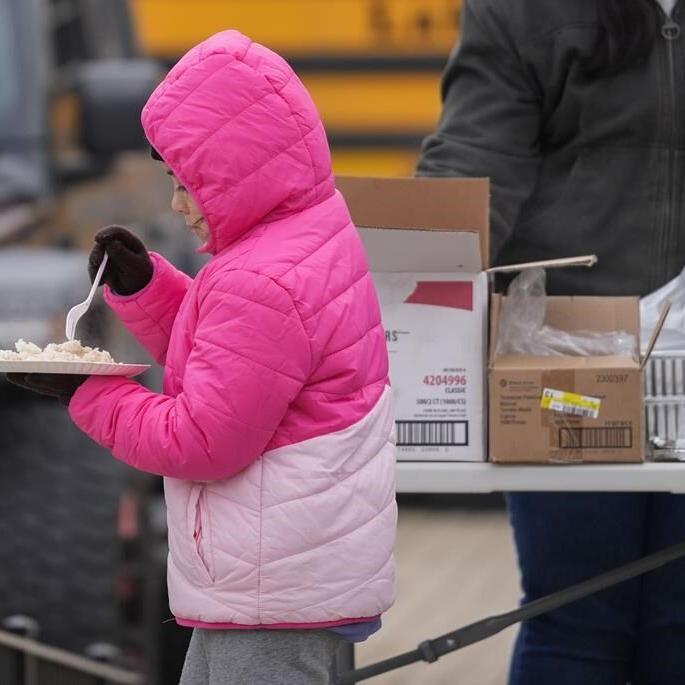 Freezing temperatures complicate Chicago’s struggles to house asylum-seekers